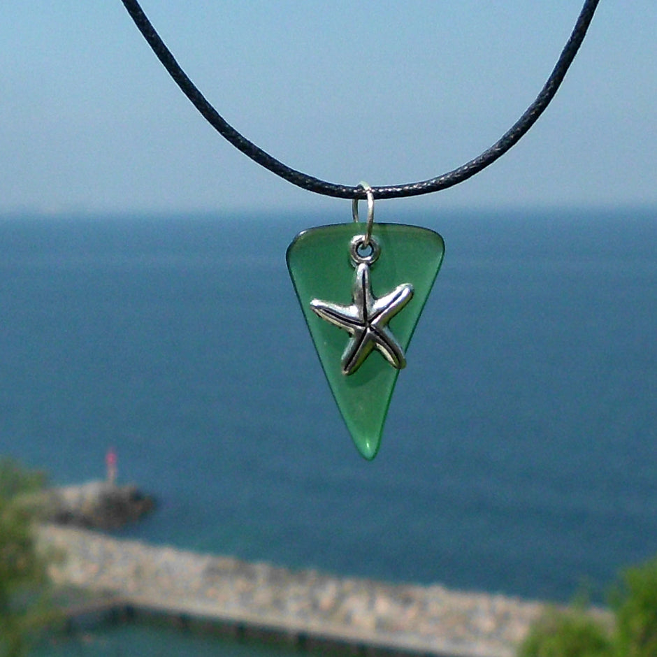 Seeglas-Anhänger mit Seestern am Baumwollband, Unikat