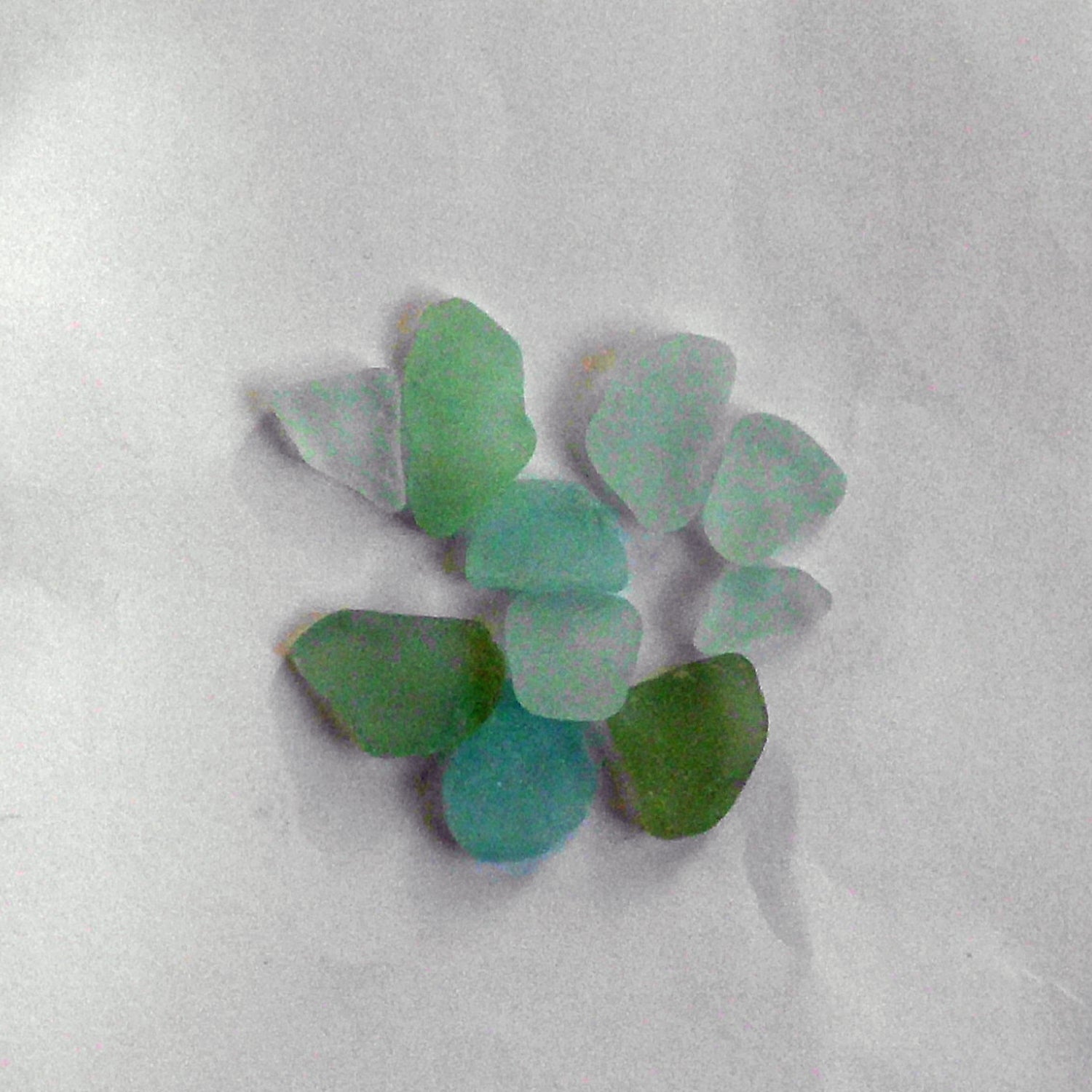 10Stücken weisses Seeglas, unpoliert