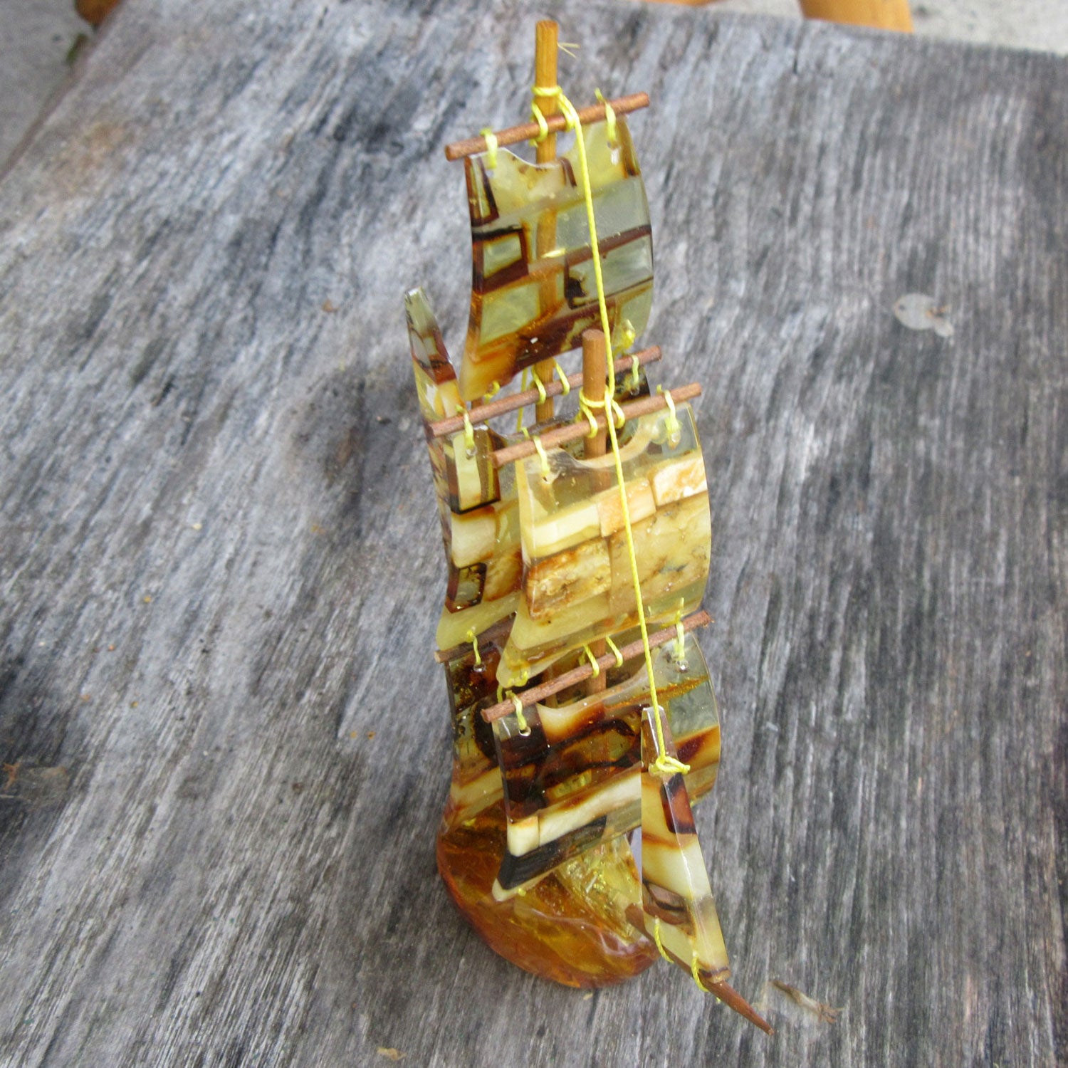 Grosses, einmaliges Bernsteinsegelschiff - UNIKAT