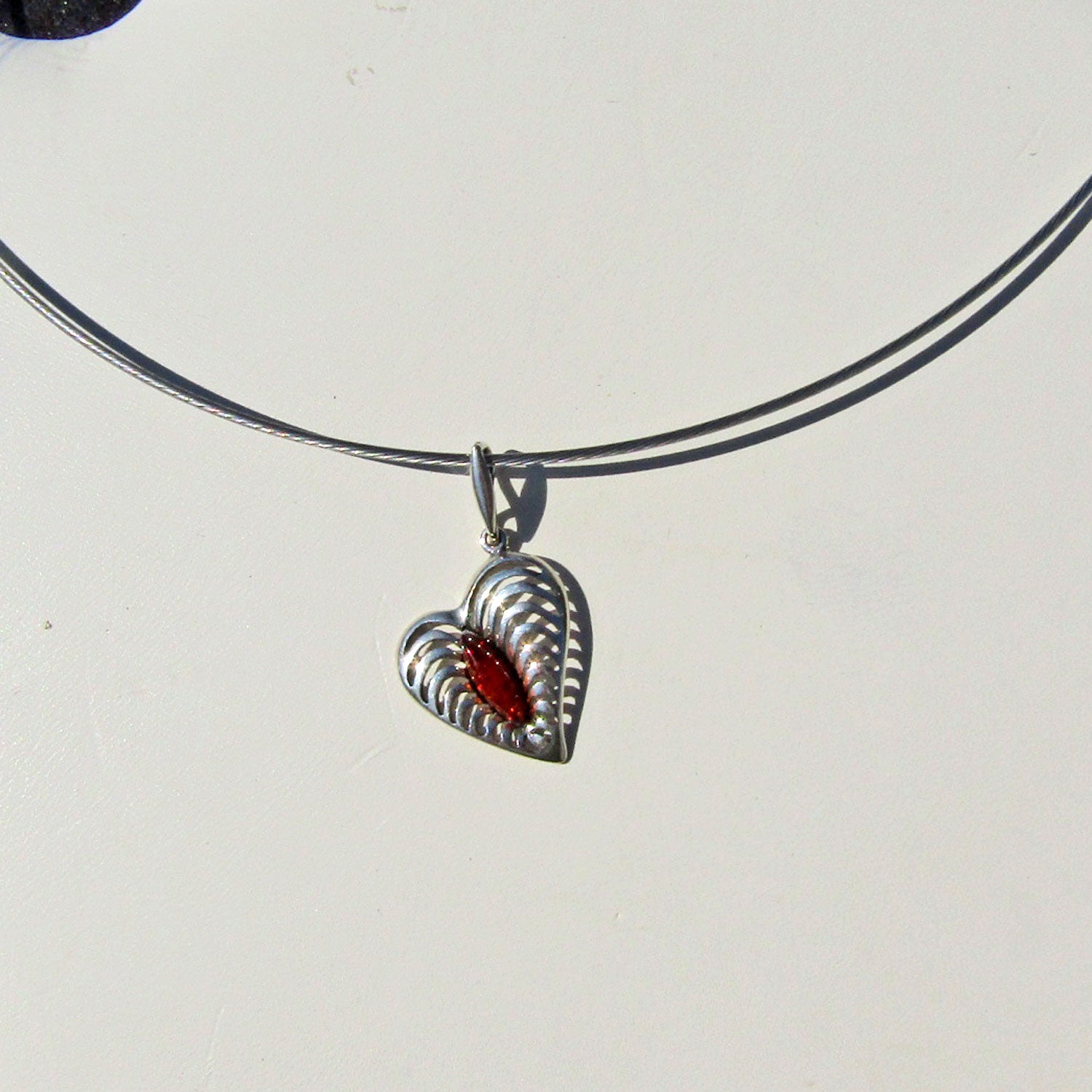 Edles Silberherz mit Bernstein – Einzigartiges Unikat