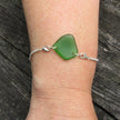 Armband aus grünem Seeglas an Silberkette – Einzelstück