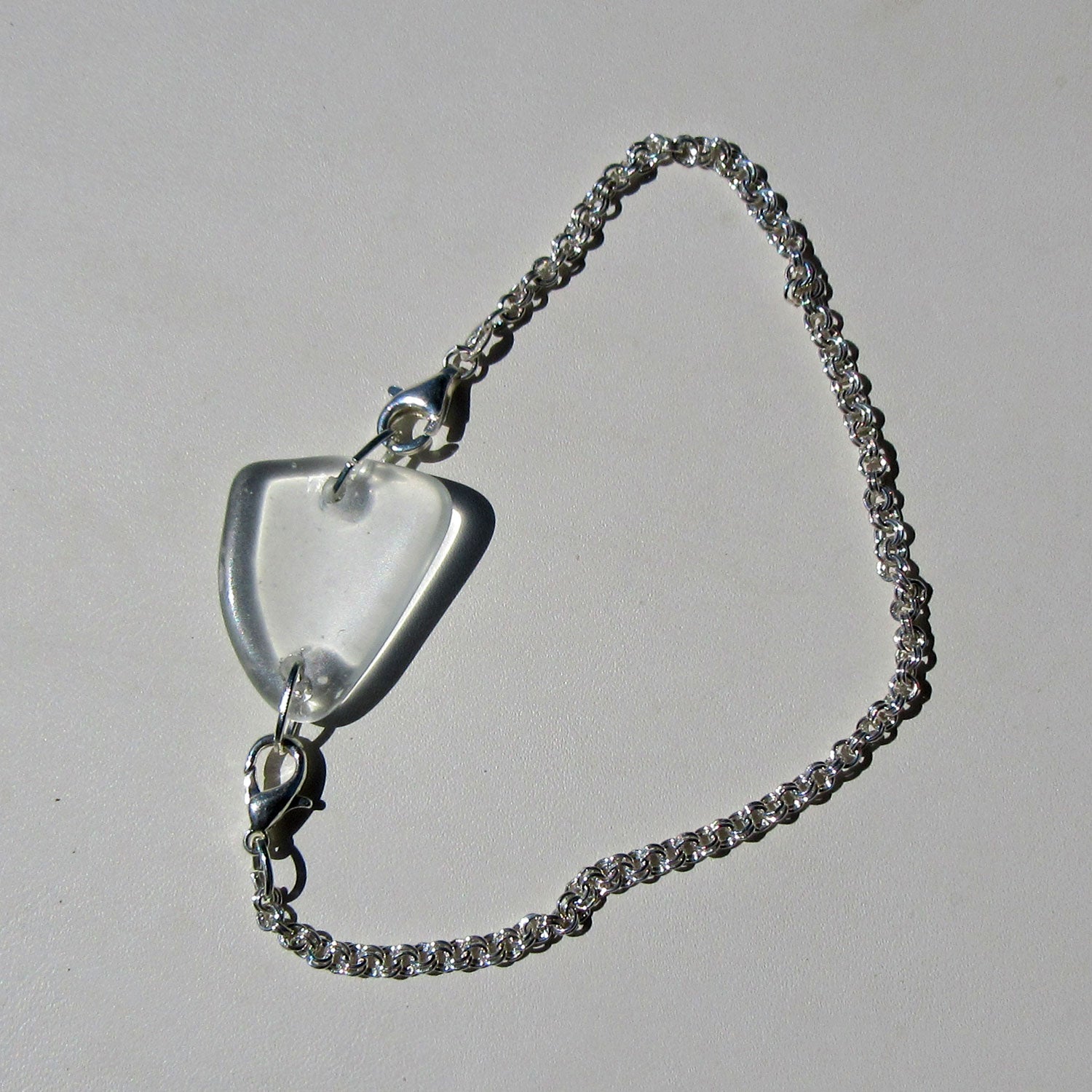 Unikat Armband aus weißem Seeglas an Silberkette