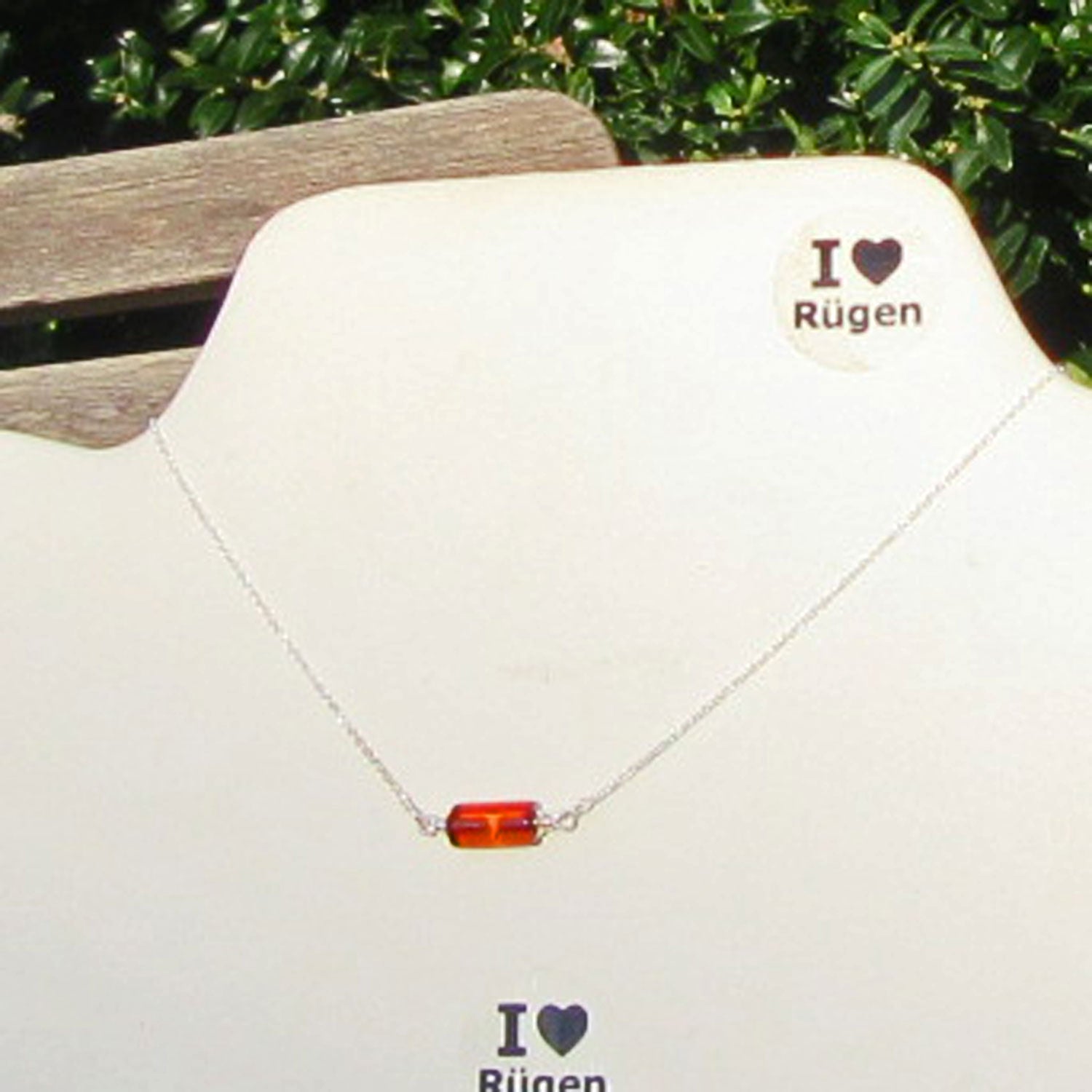 Feine Silberkette mit Bernsteinwalze – Unikat von der Ostsee