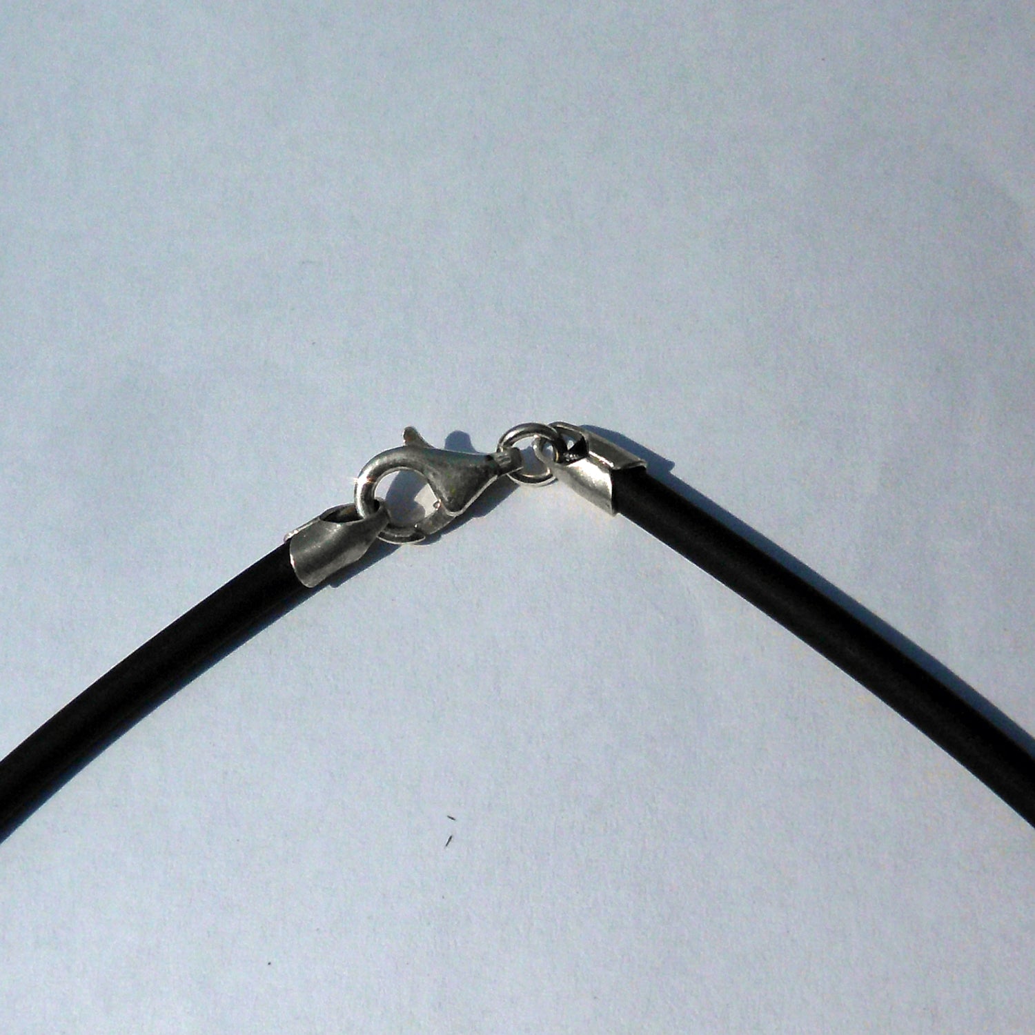 Unikat: Kieselanhänger mit polierten Steinen im Herzen