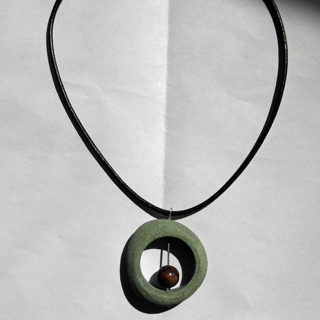 Echter Kiesel mit Granitkugel, Unikat von Rügen