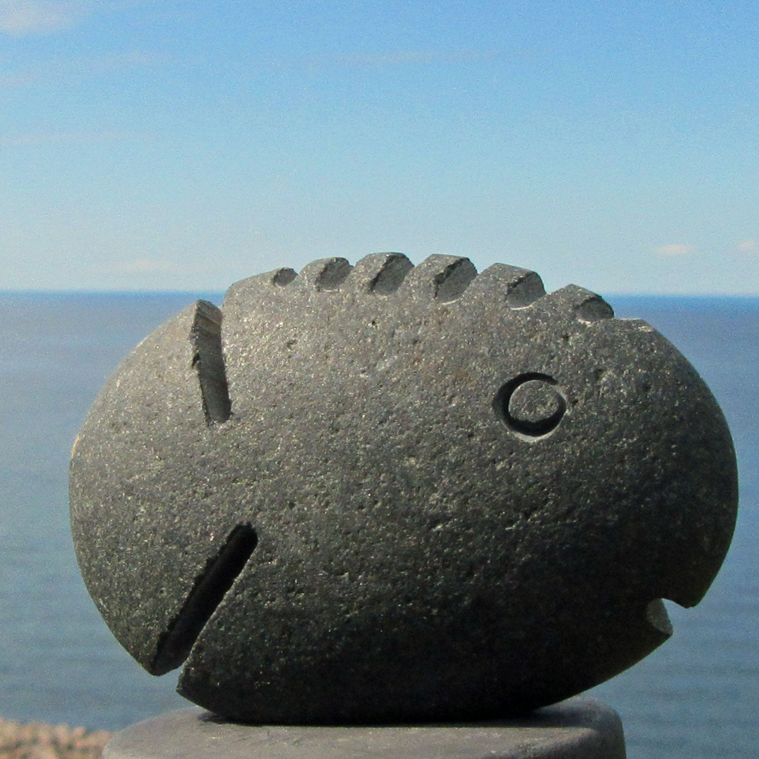 Fisch aus Rügener Granit, handgefertigt, Einzelstück