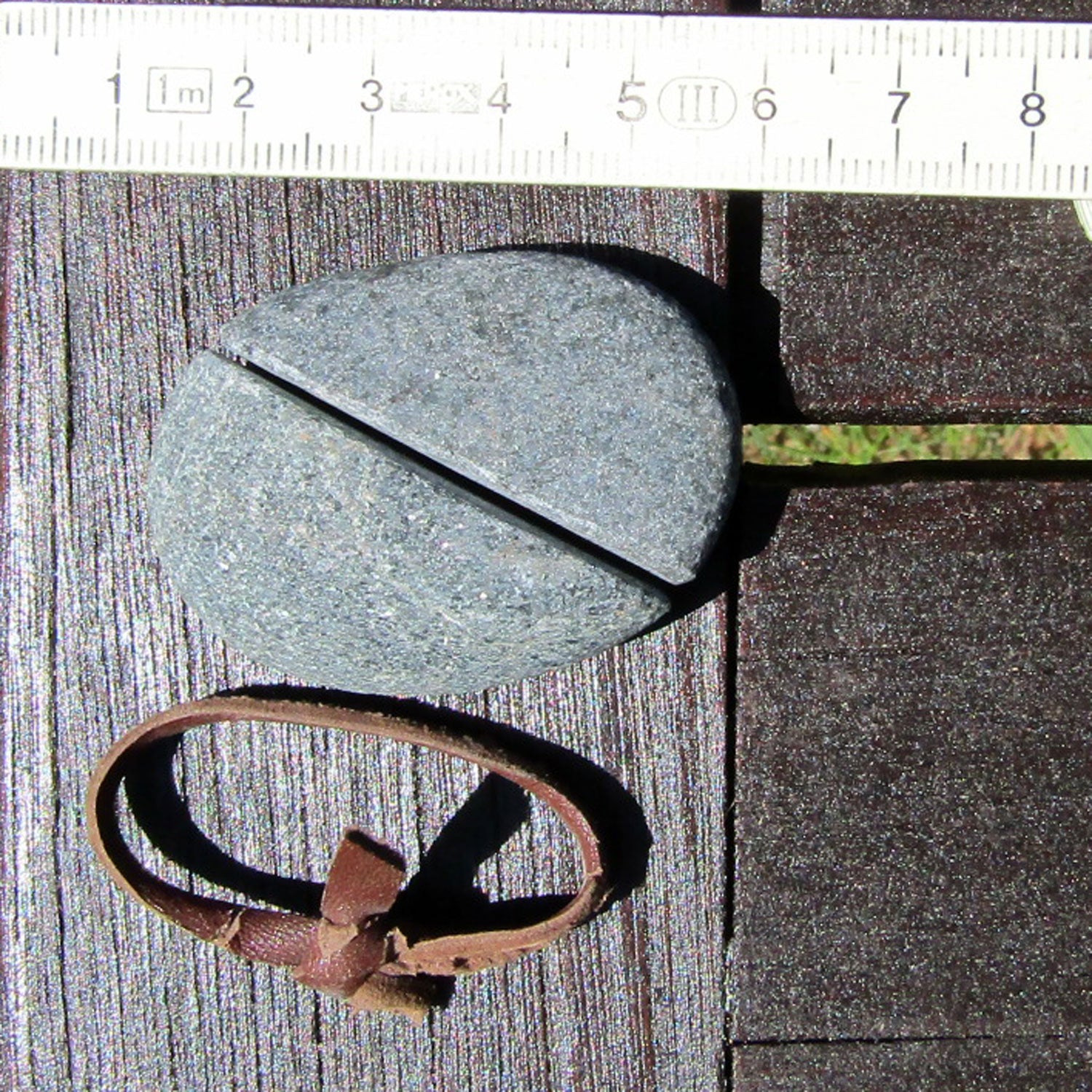 Zauberhaftes Steinherz aus Rügener Kiesel – naturbelassen & mit Lederband