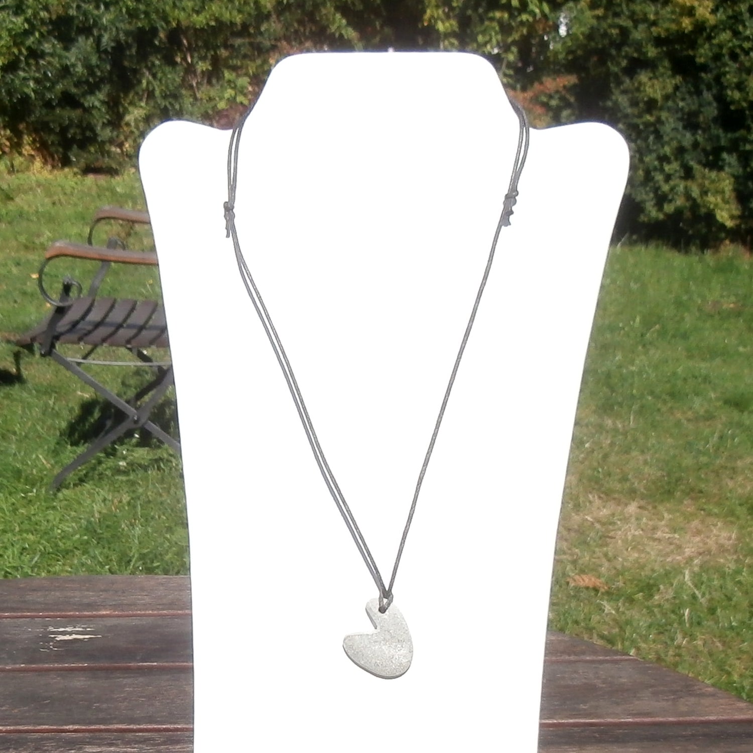 Einzelstück Kalkstein Anhänger in Herzform