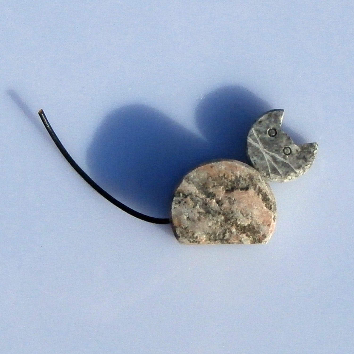 Echte Steinkatze mit Leder-Schwanz, Einzelstück von Rügen