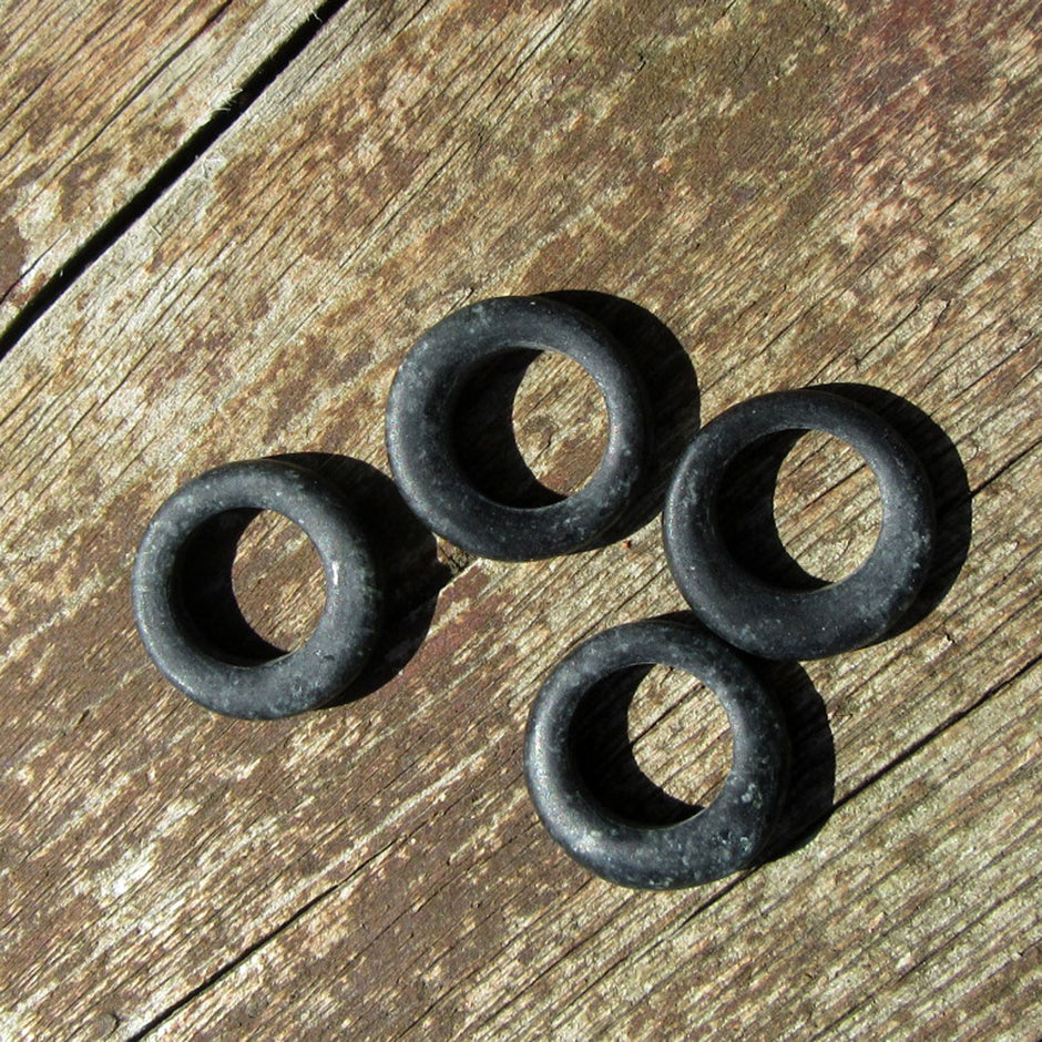 Einzelstück: Granitring am Lederband, maritim schick