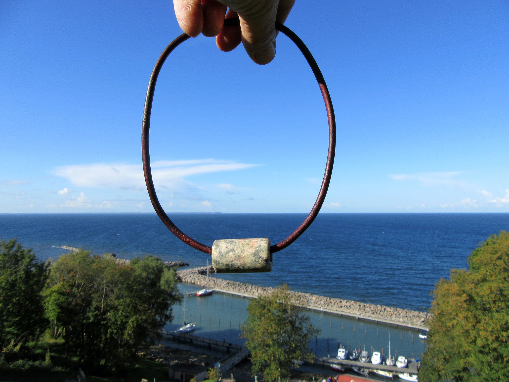 Rustikaler Granit-Zylinder von der Ostsee-Insel Rügen