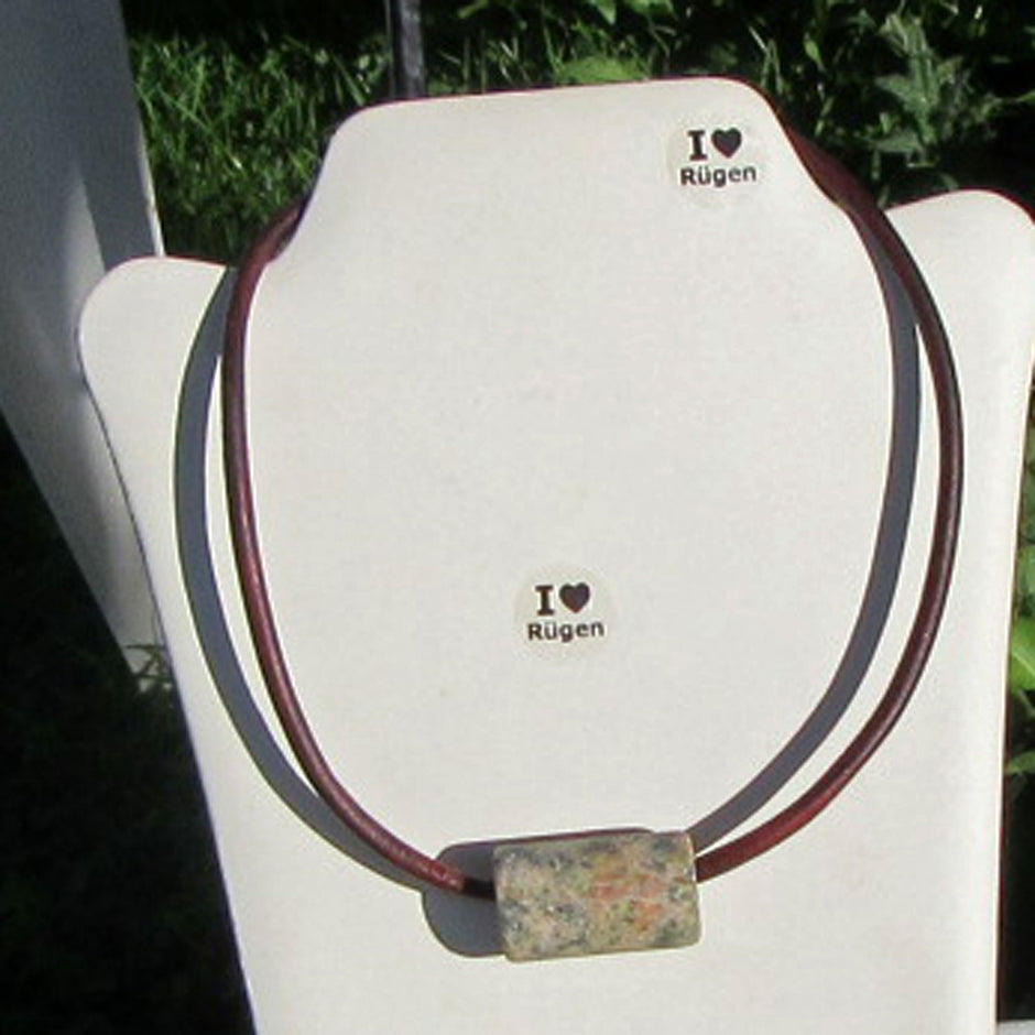 Rustikaler Granit-Zylinder von der Ostsee-Insel Rügen