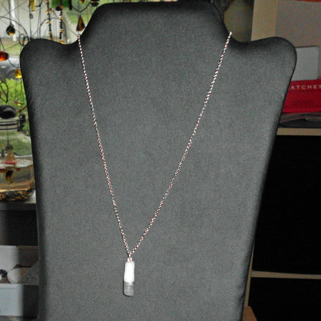 Einzelstück: Anhänger aus versteineter Dickmuschel