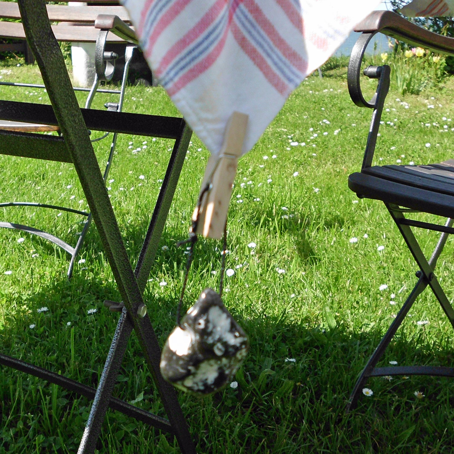 Tischdeckenbeschwerer aus polierten Hühnergöttern