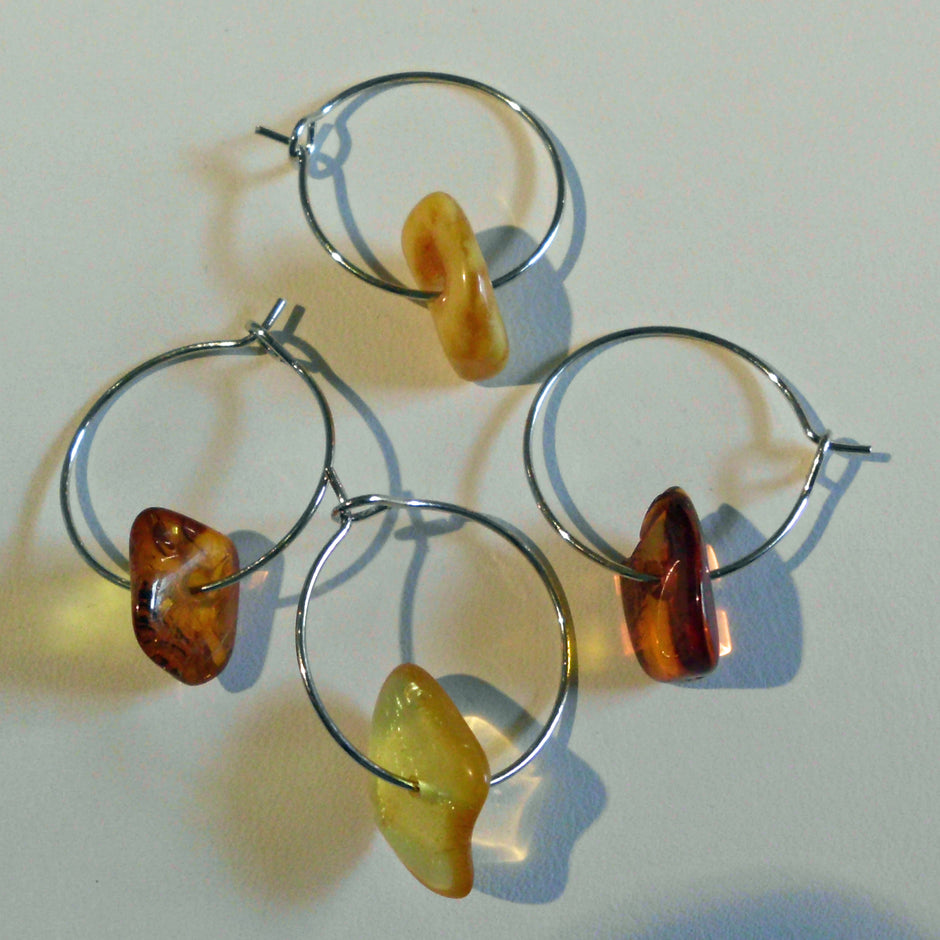 Weinglasmarker-Set mit handverlesenen Bernsteinen